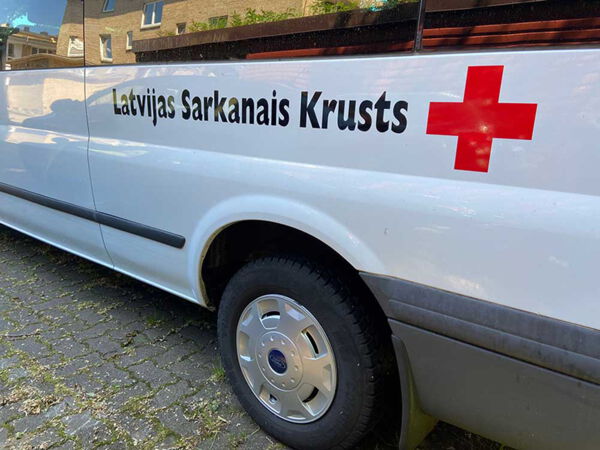 Ein Krankenwagen aus Hamburg für den Krankentransport in Riga