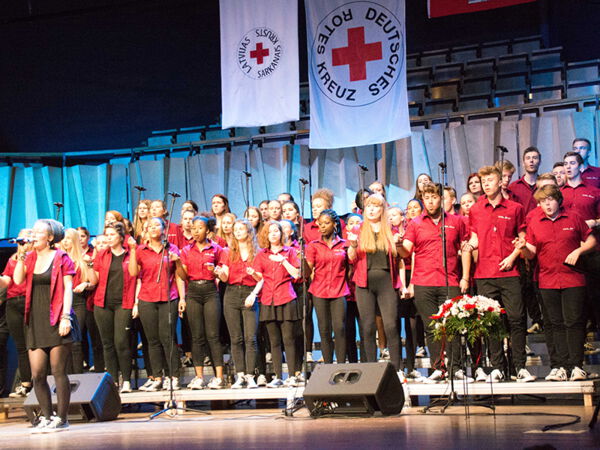 Ein Chor Harburger Schüler beim Gastauftritt in Riga